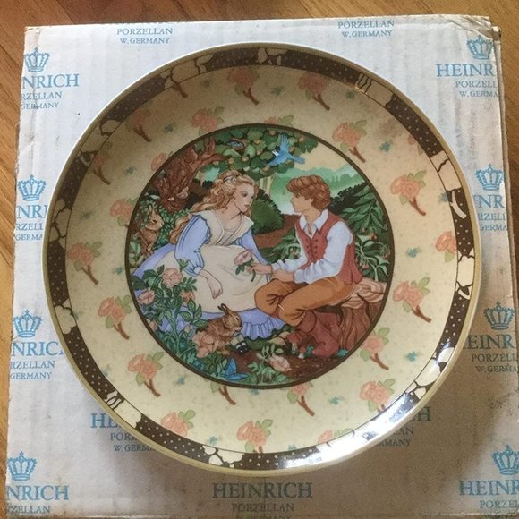 Roses Are Red Collector Plate - Picture 1 of 5